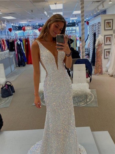 Velvet Sequin Sheath Sweep Train Sleeveless V-Neck Prom Dress / Evening Dress Cairns